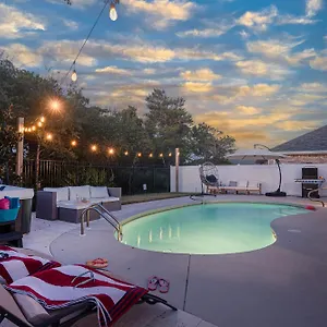 https://modern-beach-house-with-private-heated-pool-7-min-walk.hotels-destin.com