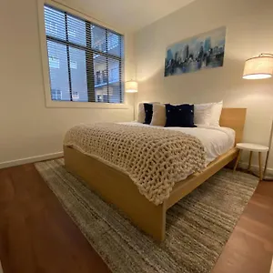 https://spacious-waterfront-flat-in-downtown.seattlehotelsites.com